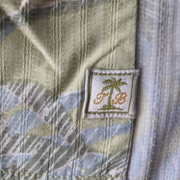 Tommy Bahama 100% Silk Button Up Size Large - Picture 2 of 6